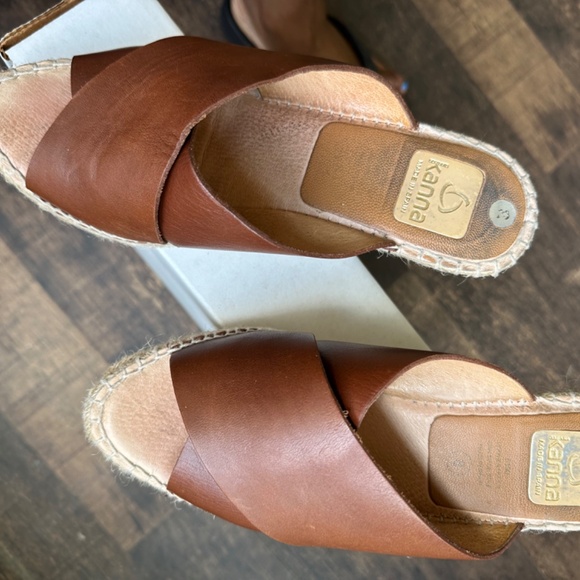Kanna Women’s Brown Leather Wedges Size 8 - Picture 2 of 5